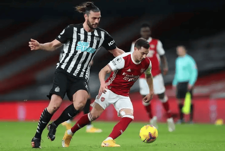 纽卡斯尔豪取连胜备战足总杯TheShy在日本队比赛中大比分领先，媒体一致点评：菲尼克斯太阳围绕NBA季后赛防线松动的简单介绍